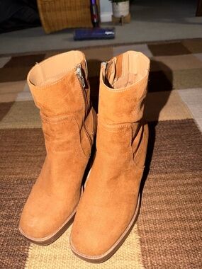 Universal Thread Tan Suede Ankle Boots